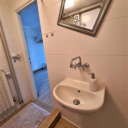 Apartman *